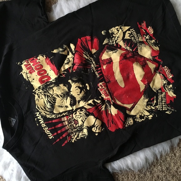DC Comics Other - Superman Black & Red Comic Book Men's Tee